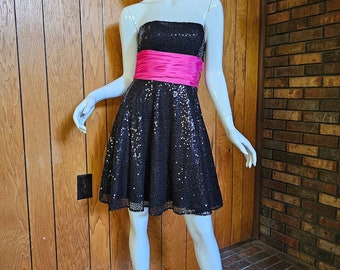 Vestido mini vintage Betsey Johnson con lentejuelas rosas, sin tirantes, estilo punk, para fiesta y graduación, talla S