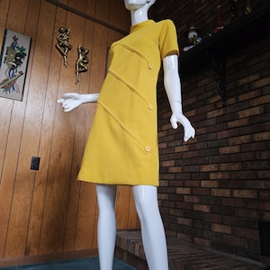 Vintage 60s Mod Space Age Mustard Dixie Deb Carnaby Mini Youthquake Shift Dress S/M