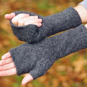 Handmade Alpaca Gloves for Women, Knit Fingerless Gloves, Typing Gloves, Arm Warmers, Hand Warmers, Winter warm Gloves, Black Gloves