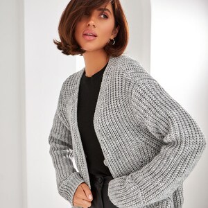 Cropped Mohair Cardigan, Chunky Knit Sweater, Knitted Cardigan Women, Button Down Cardigan, Wool Short Cardigan, Elegant Warm Cosy Cardigan Gray