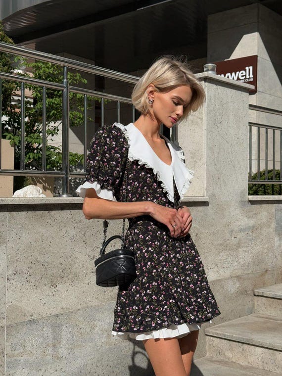 Combi-short d'été romantique avec manches bouffantes, combishort