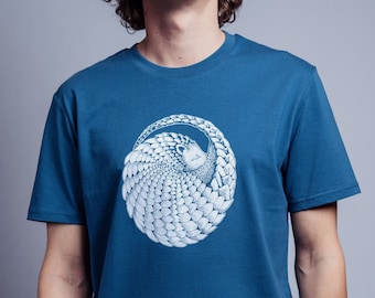 Camisa orgánica hombre armadillo de NanMa con serigrafía, manga corta, impresa a mano, ecológica, algodón orgánico, camiseta gráfica para hombre