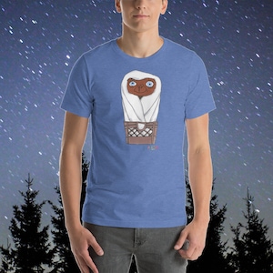 Extraterrestrial E.T. UFO Alien in a Basket 80s Movie Short-Sleeve Unisex T-Shirt
