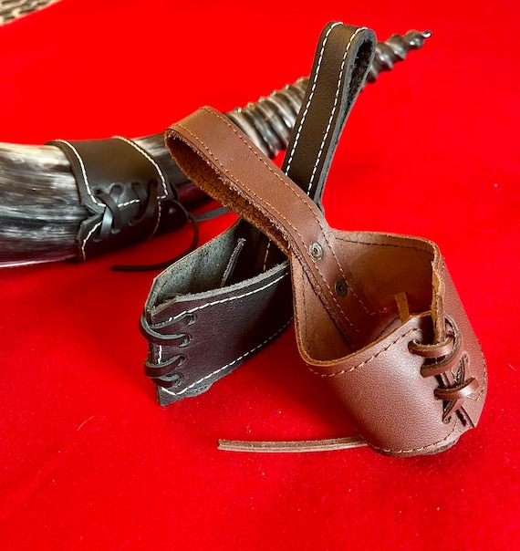 Drinking horn leather belt hanger. When ordering please measure the circumference of your horn and put in message to vendor for proper fit.