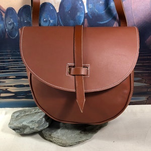 Viking leather waist bag soft supple leather period correct and well made perfect for reenactors.