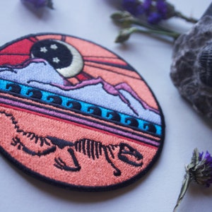 Iron On Patch | Dinosaur Skeleton Fossils Patch | Desert Mountain Vintage Retro | Earth Science | Backpack Jacket Patches | EspiLane