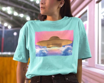 UFO Shirt | Anime Sky Aesthetic Retro Graphic Shirts | Believe UFOs Tees | Vaporwave Tee | Space Science Fiction | EspiLane Tshirt