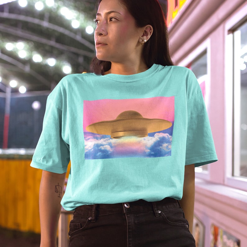 UFO Shirt Anime Sky Aesthetic Retro Graphic Shirts Believe UFOs Tees Vaporwave Tee Space Science Fiction EspiLane Tshirt Mint