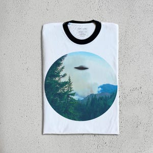 Camiseta OVNI / Camisetas con gráficos de extraterrestres / Camiseta unisex estética Believe UFOs / Camisetas de abducción / XS-3XL / EspiLane