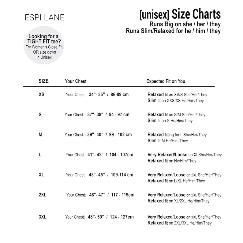 K&ouml;nnte beinhalten: Eine Gr&ouml;&szlig;entabelle f&uuml;r Unisex-Kleidung mit Brustumfang in Zoll und Zentimetern. Die Tabelle umfasst Gr&ouml;&szlig;en von XS bis 3XL, mit Brustumf&auml;ngen von 86-127 cm (34"-50"). Sie gibt auch die erwartete Passform f&uuml;r jede Gr&ouml;&szlig;e an.