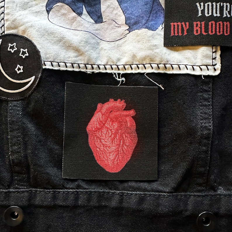 Patch coeur en tissu | Patchs DIY | Anatomy Love (choisissez une taille petite ou moyenne) image 1