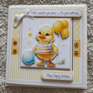"Handgemachte Enten-Geburtstagskarte, süßes Tierspiel mit Luftballons, Kuchen und Band, ""Well Waddle You know ..."", wunderliche Grußkarte für jedes Alter."