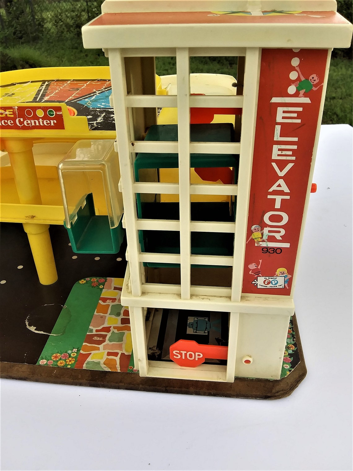 Vintage Fisher Price Garage 930 Little People Garage Etsy