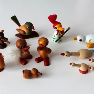 Figuras talladas a mano de madera de Pascua de Erzgebirge | Adornos de Pascua Vintage Decoración Pequeños Mini Juguetes de Madera | Inicio Decoración de mesa Años 70 Años 60 RDA RDA