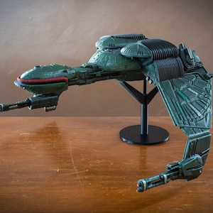 Modèle de navire très détaillé oiseau de proie, réplique de vaisseau spatial, figurine de vaisseau spatial Scifi, figurines imprimées en 3D, navire méchant, navire extraterrestre