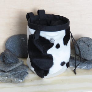 Cow Spots Chalk Bag , Cow Print Pattern Climb Bag, Rock Climbing Magnesia  Bag, Black and White, Unique Gift for Climber, Arampi