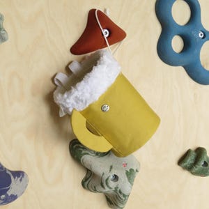 Chope à bière avec sac de craie, sac d'escalade, pinte de bière, cadeau pour grimpeur, design Arampi