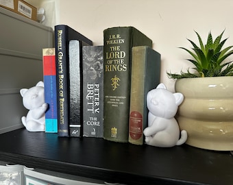 Cuddling Cat Bookend Set: Kawaii Kitty Hugging Books