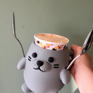 Cute Seal Shaped Pint Ice Cream Holder - Fun Reusable Freezer Cup with Spoon Slots for Dessert