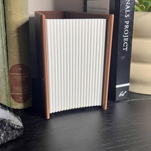 Großer Buch-Lesezeichen-Halter mit Schlitz für Mini-Lesezeichen - 3D-gedruckter Design-Organizer für Schreibtische, Regale oder Geschenkdisplays