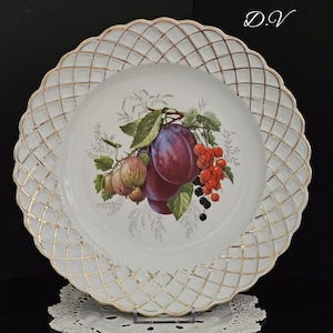 Vintage Reticulated Fruit Plate-Made in Romania (JRJS)
