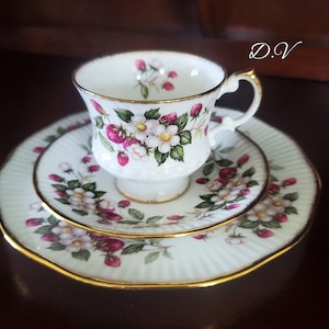 Vintage Elizabethan Teacup. Saucer & Luncheon Plate-Made in England