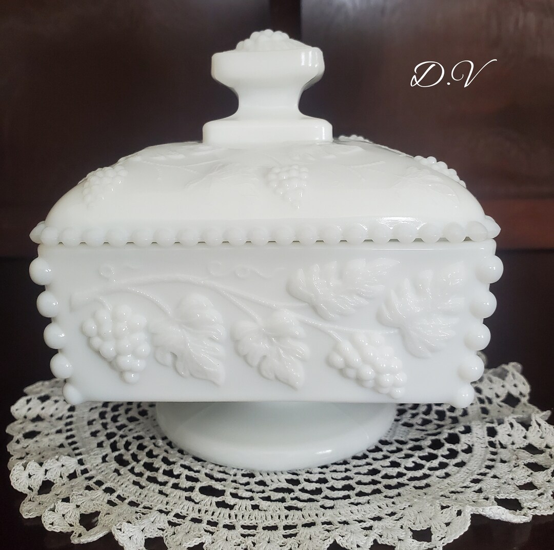 ヴィンテージ ウェストモアランド ミルクガラス ビーズ ブドウとブドウ