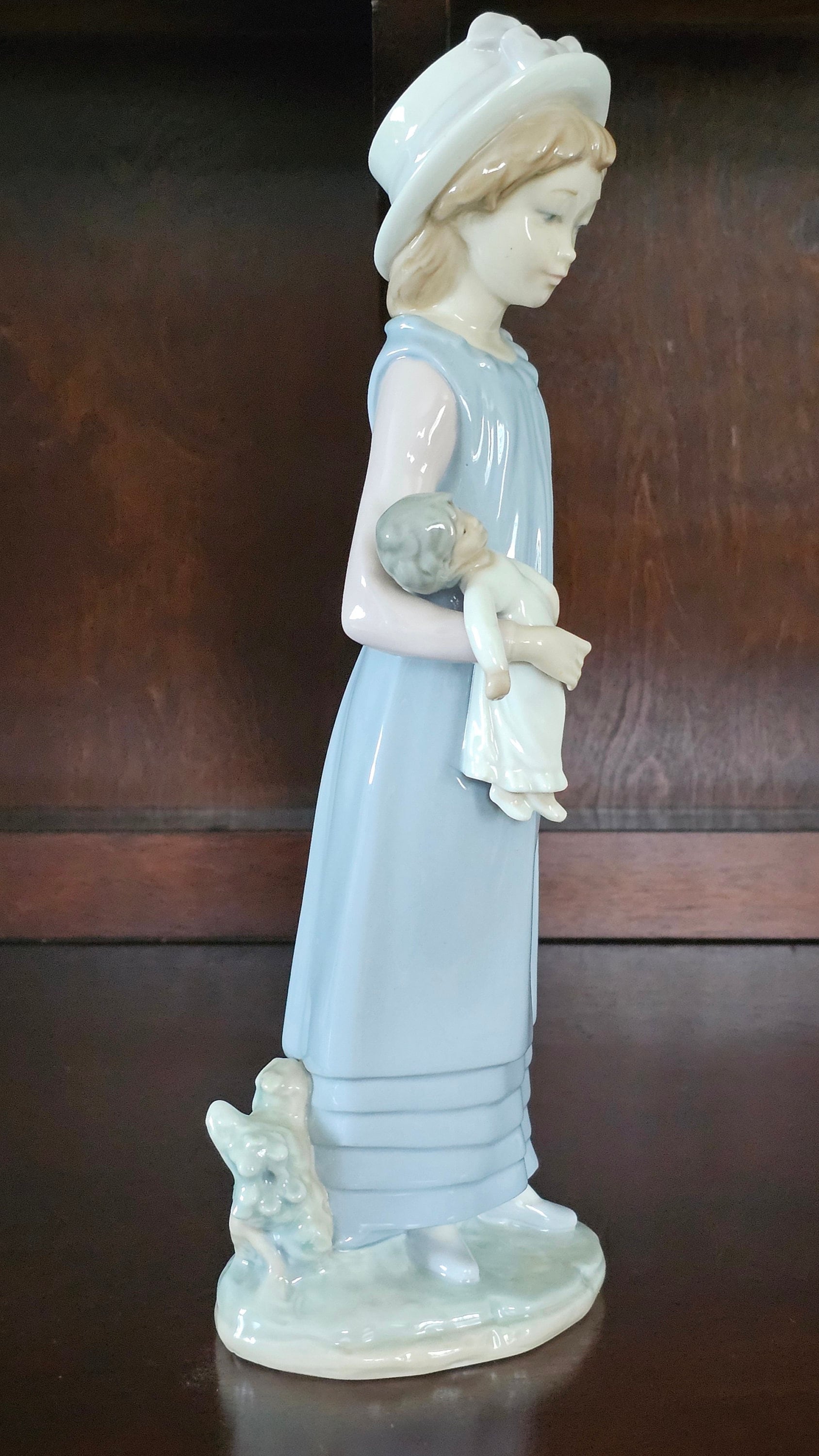 Lladro Porcelain Figurine 