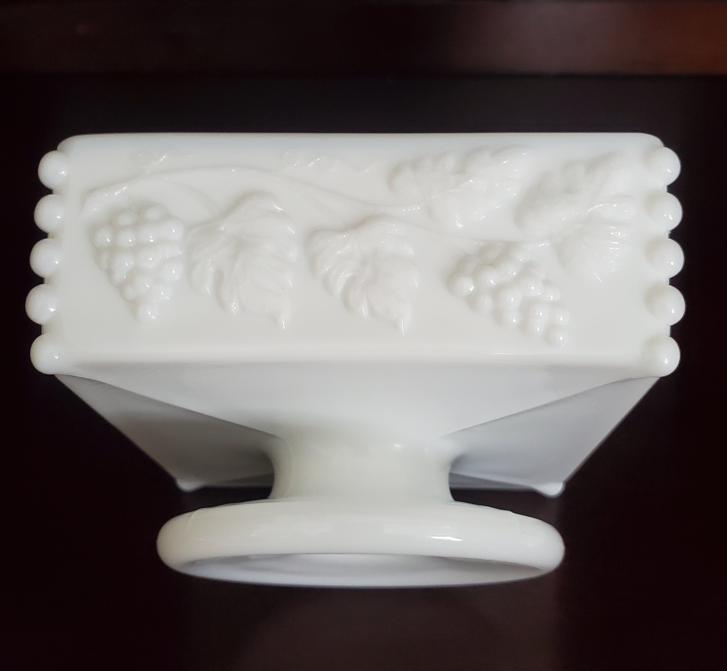 ヴィンテージ ウェストモアランド ミルクガラス ビーズ ブドウとブドウ