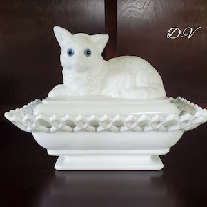 Vintage Westmoreland Milk Glass Cat in a Basket-with Blue Eyes - Etsy