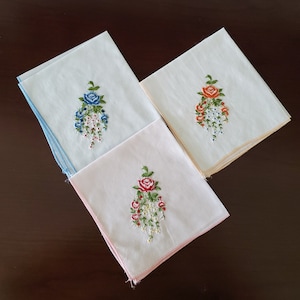 3-Beautiful Vintage Women&#39;s Embroidered Hankies Same Pattern assorted Colors