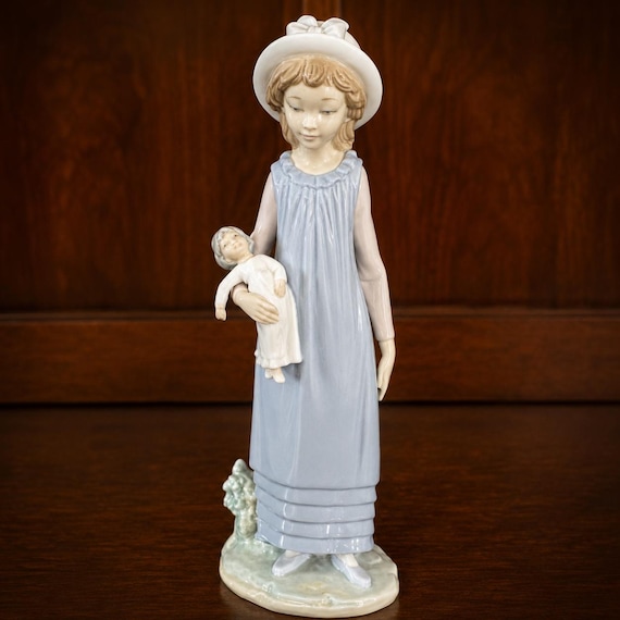 Lladro Porcelain Figurine 