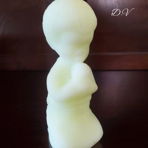 Vintage Fenton Pale Yellow Custard Glass Boy Praying