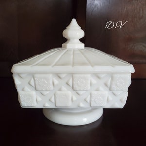 Vintage Westmoreland &quot;Old Quilt&quot; Milk Glass Candy Dish w/Lid