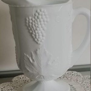 Vintage Indiana Milk Glass &quot;Large&quot; Pitcher Grapes & Leaves