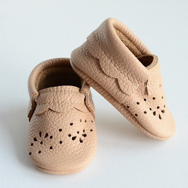 Real Leather Beige Belle Handmade Soft Baby Moccasins, Newborn Moccs, Soft Soles, Baby First Shoes, Baby Shower Gift