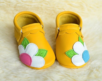 Yellow Daisy Soft Leather Baby First Shoes, Handmade Moccasins, Soft Sole Booties, Baby Shower Gift