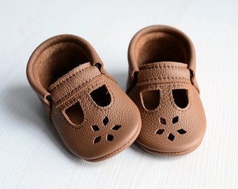 LISTO PARA ENVIAR** 6-9 meses Zapatos de bebé suaves Cuero real Mocha Marrón Mocasines unisex hechos a mano Bebé Moccs Suelas suaves Bebé Primeros zapatos de verano