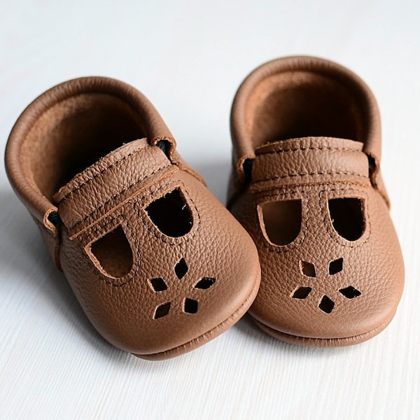 Chaussures bébé marron moka, mocassins unisexes faits main en cuir véritable, mocassins pour bébé, chaussures pour tout-petit, semelles souples, premières chaussures de bébé, sandales d'été