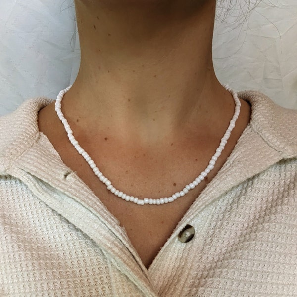 elegante weiße Perlenkette, Kette aus Glasperlen