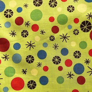 Restmaterial: Riley Blake tygcirklar och sfärer, grönt, restmaterial 55 x 110 cm