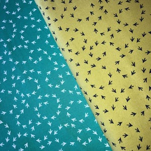 Tela de patchwork turquesa de Michael Miller con estampados de pollos