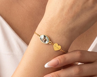 Photo Bracelet with Engraved Heart Charm - Custom Picture Bracelet for Mom - Mother-daughter Photo Gift - Christmas Gift for Mom