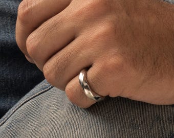 Personalised Wavy Band Ring for Men - Custom Rings - Pinky Ring for Him - Date Initials Name Ring - Wedding Band Ring - Fathers Day