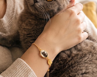 Personalized Cat Photo Bracelet - Engraved Pet Name Charm Bracelet - Cat Mom Bracelet - Pet Memorial Jewelry - Pet Mom Gift