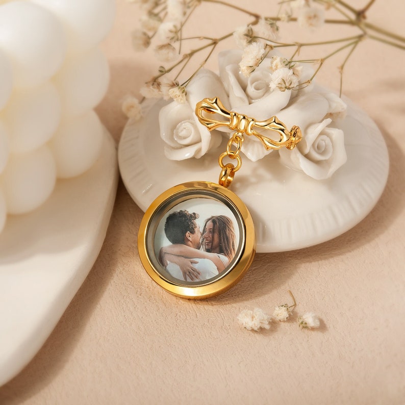 Groom Gift Wedding Lapel Pin Custom Photo Lapel Pin Boutonniere Photo Charm Lapel Pin with Pictures Custom Photo Gift for Fiance immagine 4