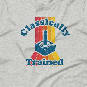 Lustiges Vintage Gaming T-Shirt "Klassisch Trainiert" mit Retro Farben