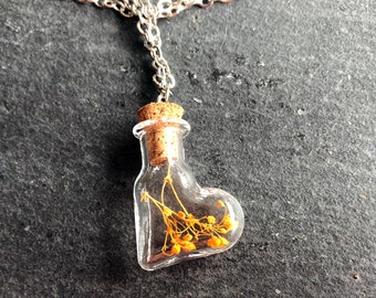 Necklace with real dried flowers