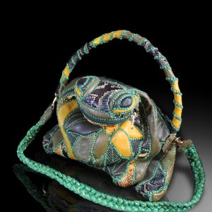 Handmade Green Yellow Leather Bag with 3D Frog, Unique Women&#39;s Purse, Leaf Design, Hand-Stitched, Lurex Thread, Unusual Amphibian Crossbody
