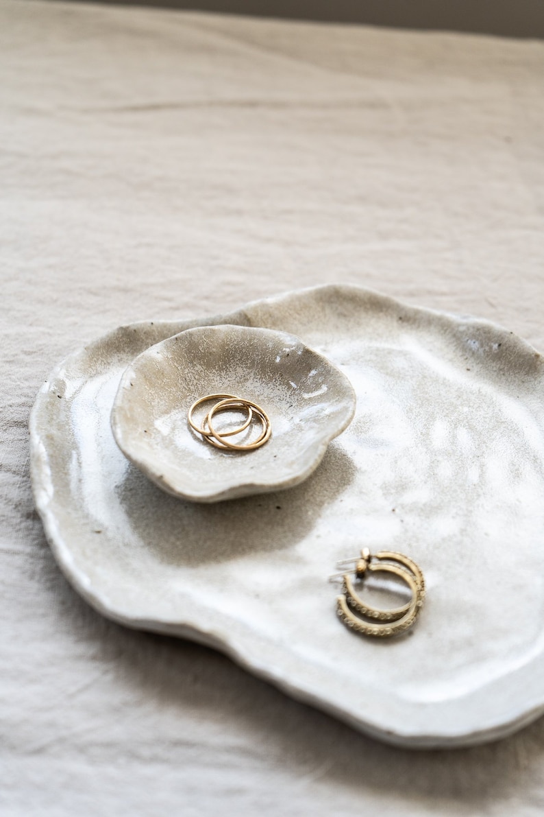 Lily Pad Jewellery Dish in Sea Salt Glaze imagem 2